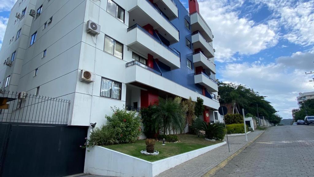 Bombas/ Bombinhas, A 50M Do Mar, Apartamento 2 Quartos, Com Churrasqueira Na Sacada, Ar E Wi-Fi 外观 照片