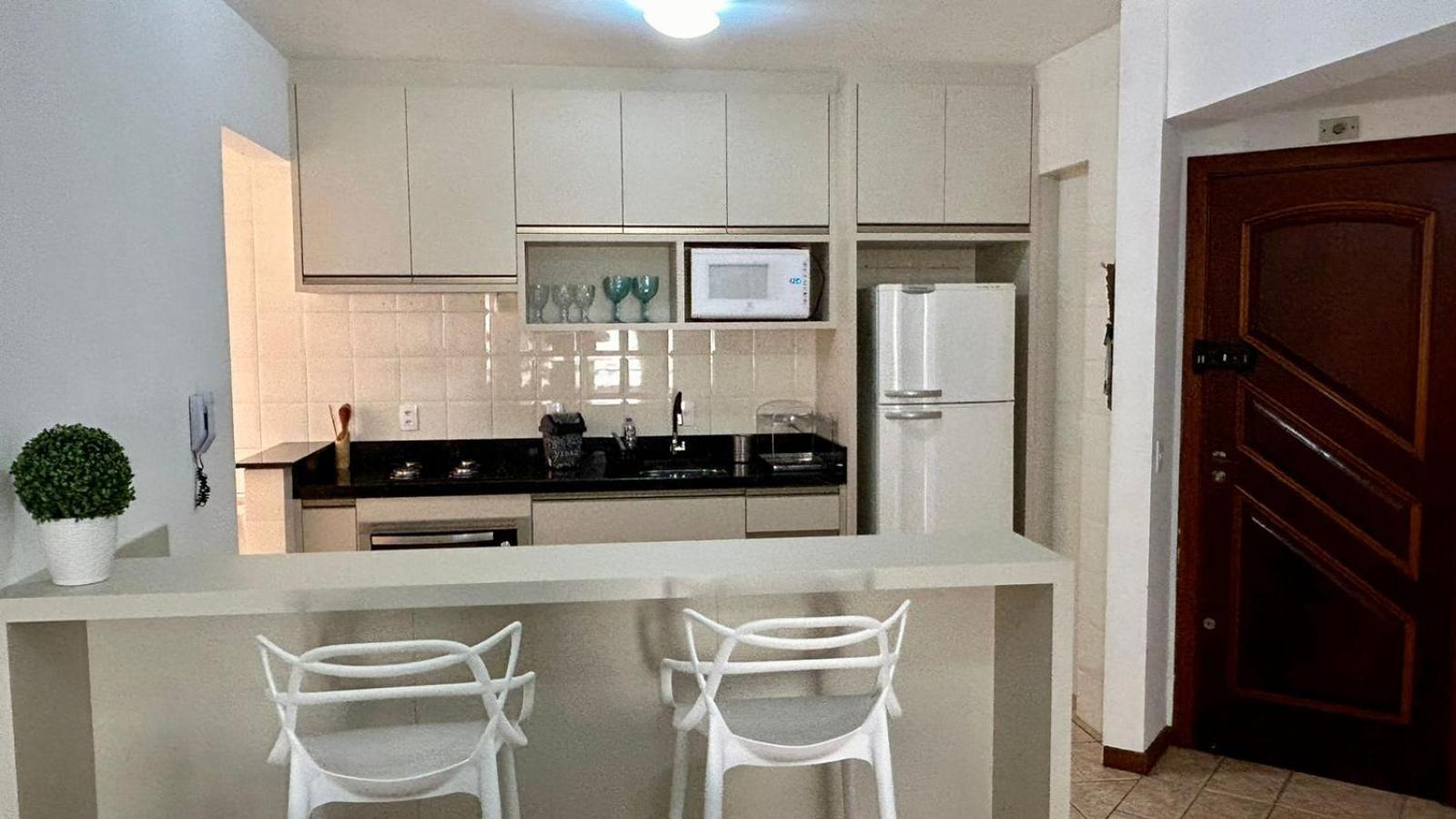 Bombas/ Bombinhas, A 50M Do Mar, Apartamento 2 Quartos, Com Churrasqueira Na Sacada, Ar E Wi-Fi 外观 照片